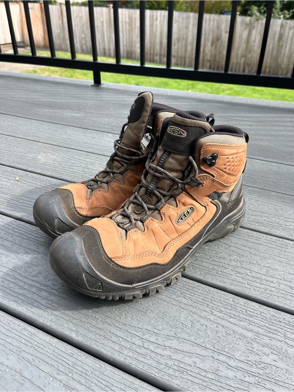Keen Men's Targhee IV Mid WP Hiking Boots Bison Black size 12